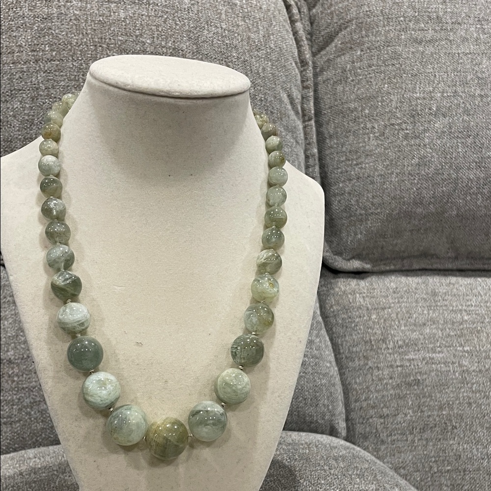 Elegant Green Beaded Necklace